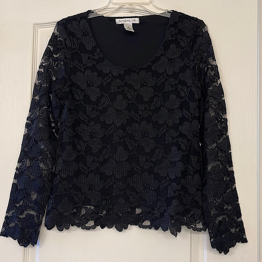 Pursuits, ltd lace top - M